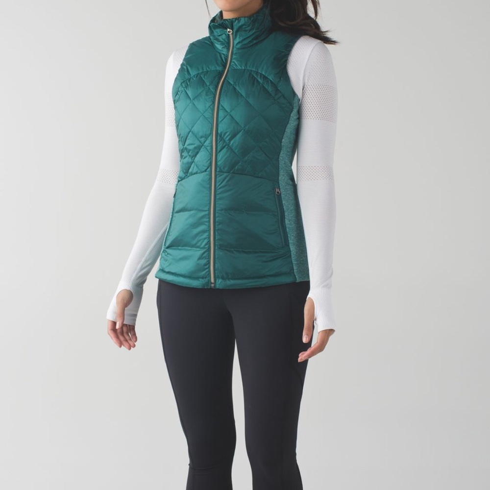 Size 6. Women’s Lululemon Teal/Green Down Vest